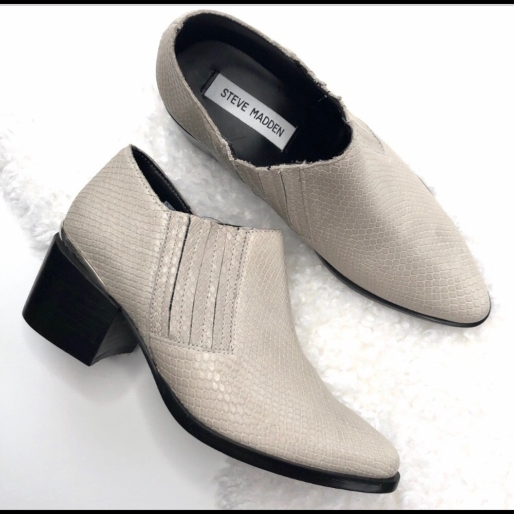 NWOB Steve Madden Korral Snake Print Bootie